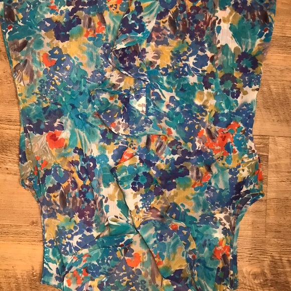 🍋Express sheer ruffle blouse🍋 - Picture 2 of 3